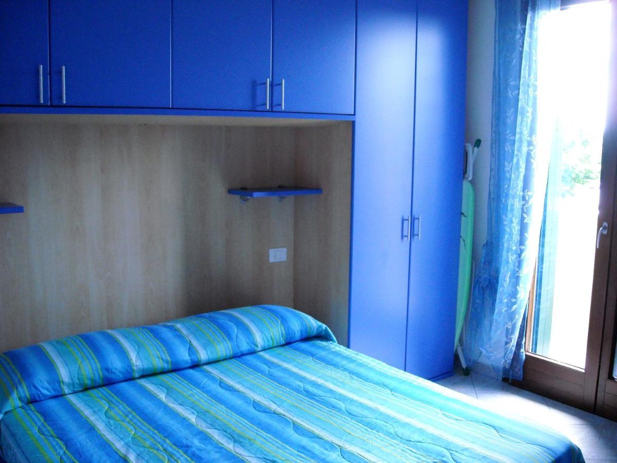 Hotel Apartments Villaggio Dei Fiori 4 Stars Luxury - Great Family Resort - Pet Friendly - With Hypermarket - Delivery Restaurant-Pizzeria - Room Breakfast With Supplement - Ultra Fast Wi-Fi - Play Area For Children - Olympic Swimming Pool - Parking Каорле Экстерьер фото