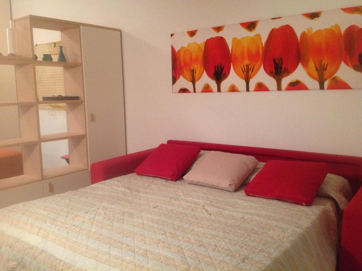 Hotel Apartments Villaggio Dei Fiori 4 Stars Luxury - Great Family Resort - Pet Friendly - With Hypermarket - Delivery Restaurant-Pizzeria - Room Breakfast With Supplement - Ultra Fast Wi-Fi - Play Area For Children - Olympic Swimming Pool - Parking Каорле Экстерьер фото