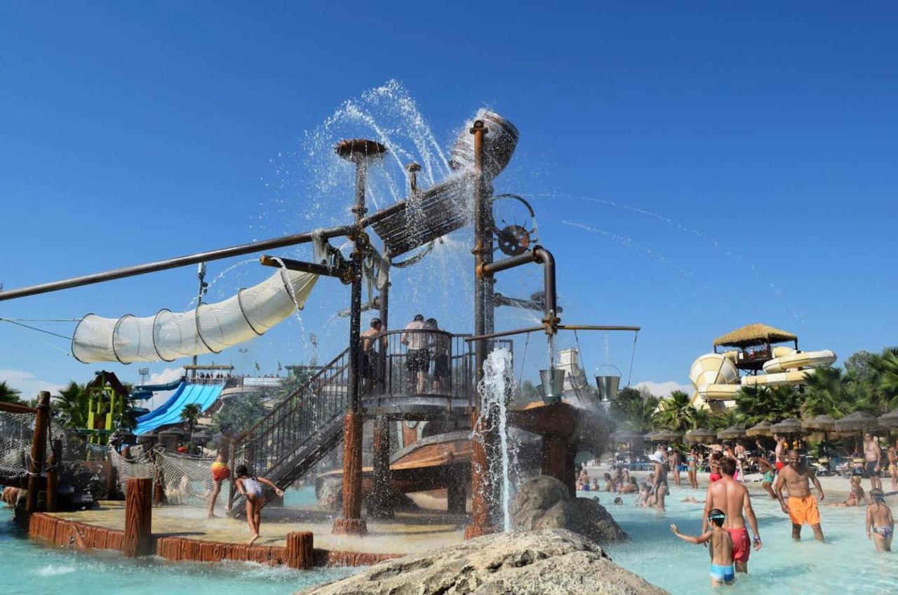Hotel Apartments Villaggio Dei Fiori 4 Stars Luxury - Great Family Resort - Pet Friendly - With Hypermarket - Delivery Restaurant-Pizzeria - Room Breakfast With Supplement - Ultra Fast Wi-Fi - Play Area For Children - Olympic Swimming Pool - Parking Каорле Экстерьер фото