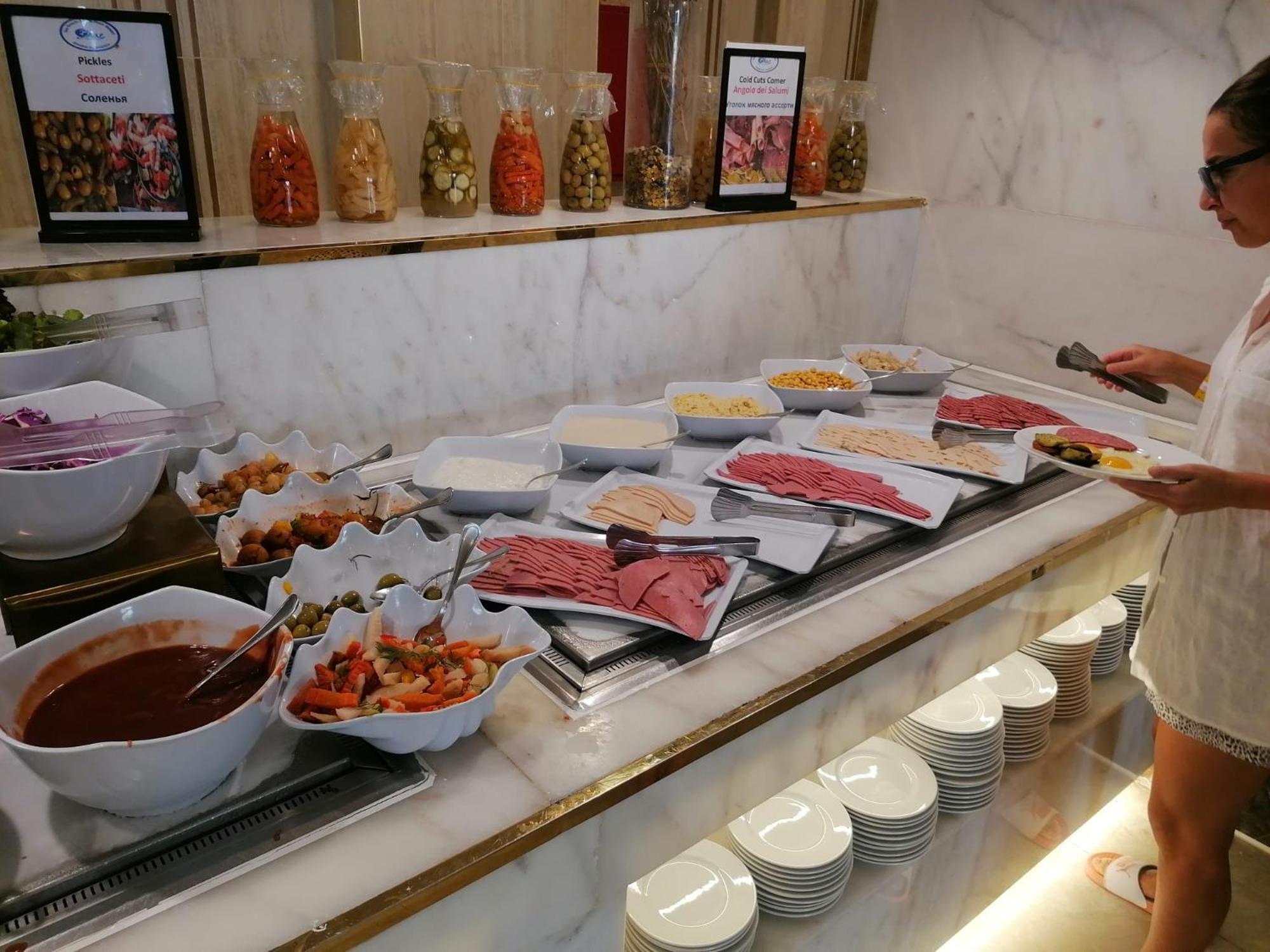 Hotel Apartments Villaggio Dei Fiori 4 Stars Luxury - Great Family Resort - Pet Friendly - With Hypermarket - Delivery Restaurant-Pizzeria - Room Breakfast With Supplement - Ultra Fast Wi-Fi - Play Area For Children - Olympic Swimming Pool - Parking Каорле Экстерьер фото